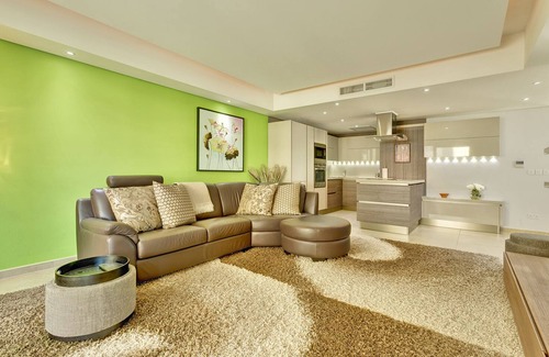 Sliema Apartamento | Luxury Apartment inc Pool & Views