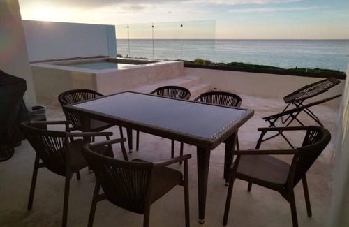 Hopelchen Apartamento | Luxury apartment w/private jacuzzi and ocean views