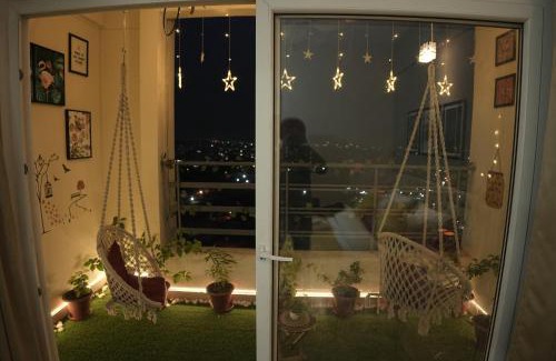 Greater Noida Apartamento | Luxury Apartment Near Pari Chowk
