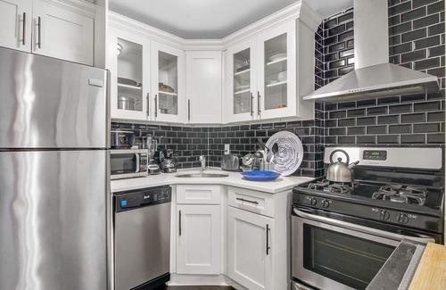 Crown Heights Apartamento | Apartamento de lujo, cerca del metro, perfecto para trabajar o jugar.