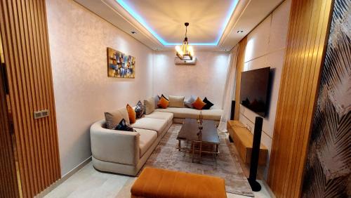 SOUR JDID Apartamento | luxury apartment of 80m2 opposite HASSAN 2 MOSQU and SEA , near downtwn from family , INTERDIT COUPLES ARAABIC NON MARIÈ, FORBIDDEN UNMARRIED ARAABIC COUPLES , basement car park FREE