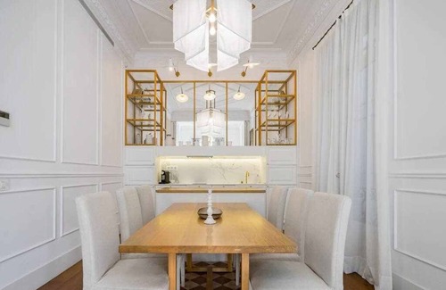 Eixample Apartamento | Luxury Apartment on Valencia Street