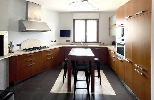 Ponte Valleceppi Apartamento | Luxury Apartment, strategic location, about 5 minutes from the historic center.