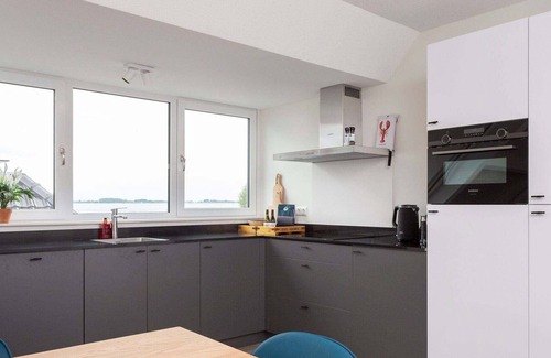 Offingawier Apartamento | Apartamento de lujo con terraza y todas las instalaciones del puerto de Sneek