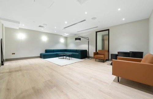 Coombe Hill Apartamento | Luxury Apartment - West Wimbledon with Cinema & Game Room, Gym, Parking