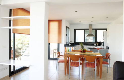 Portocolom Villa | Lujoso apartamento con preciosas vistas, piscina privada y acceso a la playa