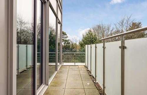 London Borough of Hounslow Apartamento | Luxury Apartment with Parking, Cinema & Game Room and Gym