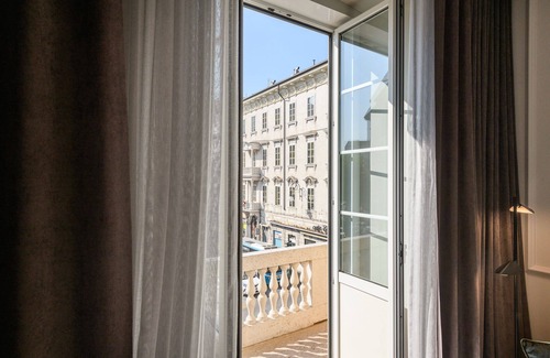 Roiano-Gretta-Barcola-Cologna-Scorcola Apartamento | Luxury apartment with terrace on Oberdan Square (4 places in the center)