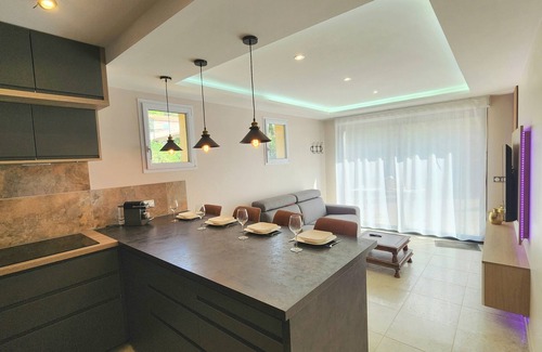 Le Val Apartamento | Luxury apartment with jacuzzi.