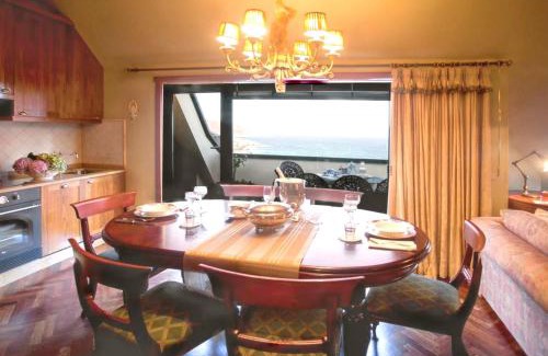 Malpica de Bergantinos Apartamento | Luxury Apartment with Sea View in Malpica, 230 sq.m