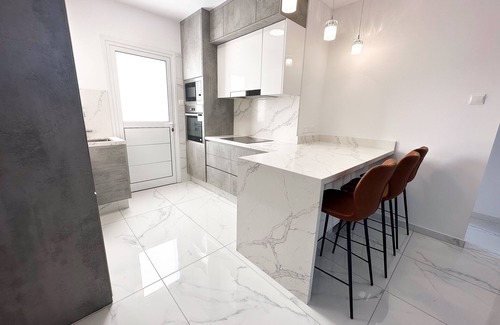 Moutallos Apartamento | Luxury Apartment with Spacious Garden - NEWLY REFURBISHED