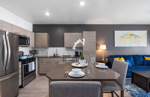 Downtown Salt Lake City Apartamento | Luxury Apt. 6th floor- King Bed Gym Prkg Pool NEW