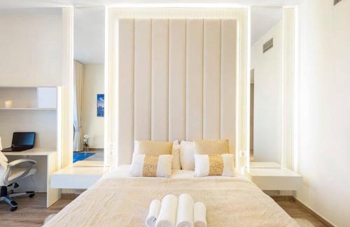 Business Bay Apartamento | Luxury Apt in Business Bay Water canal view
