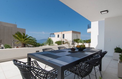 Moca Apartamento | Luxury Apt In Villa Citrin Shared Pool Sea View