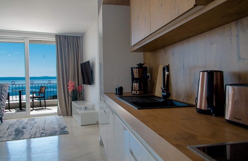 Moca Apartamento | Luxury Apt In Villa Rubin Shared Pool Sea View