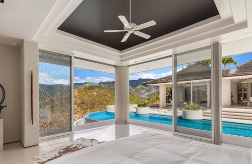 Kuliouou - Kalani Iki Casa | Luxury Architectural Masterpiece w/ Infinity Pool & Stunning Diamond Head Vistas