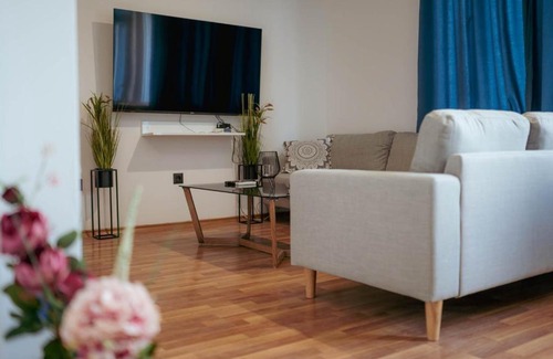 Varosha Apartamento | Luxury Art 4 Apartment