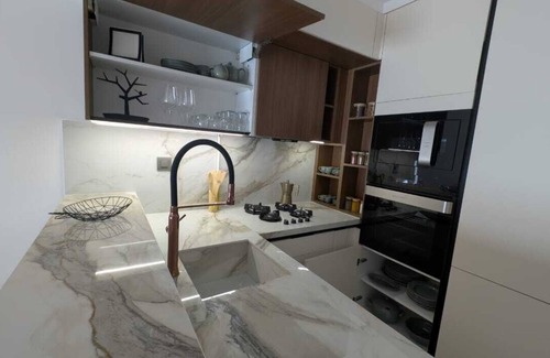Ain Zaghouan Apartamento | Luxury & Art: Contemporary with Masterpieces