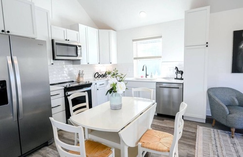 Kedron Casa | Luxury Barn Apartment: A Unique Equestrian Escape!