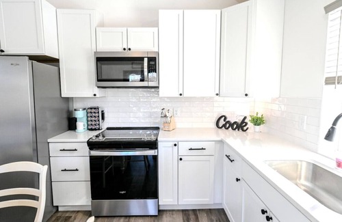 Kedron Casa | Luxury Barn Apartment: A Unique Equestrian Escape!