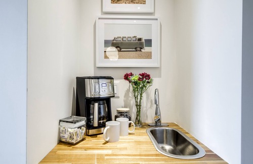 Jefferson City Apartamento | Luxury Barndo 2AN Europe Style Farm Stay Highland Cows, Chickens, Ducks
