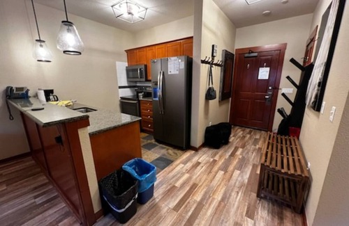 Olympic Valley Condominio | Luxury Basecamp Condo Village at Palisades Tahoe