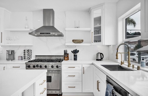 Belmont Shore Casa | Luxury Beach Bungalow in Belmont Shore