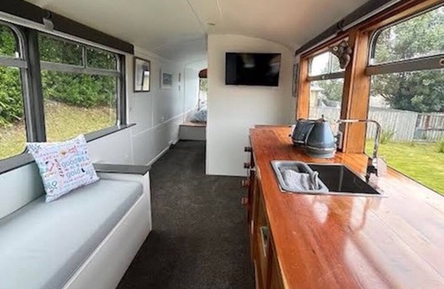 Castlecliff Casa | Luxury Beach Bus