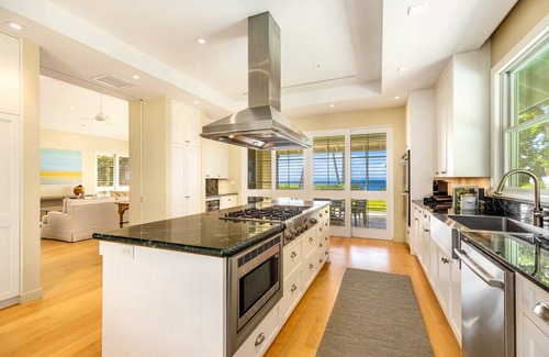 'Aina Haina Casa | Luxury Beach Estate w/ Pool & Private Sandy Stretch Overlooking Maunalua Bay