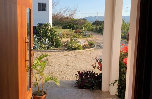 Treasure Beach Villa | Villa de lujo frente a la playa con piscina privada y chef personal incluido.