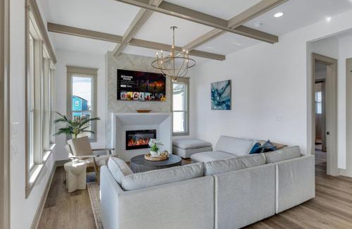 Crystal Beach Casa | Luxury Beach House Glow in dark golf Game Room