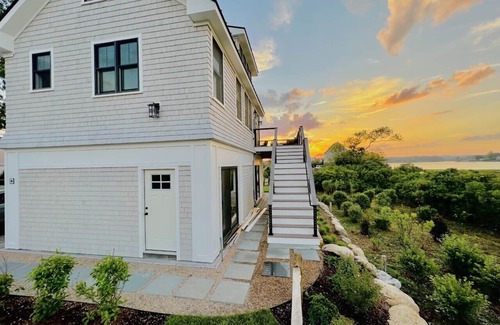 Snug Harbor Casa | Luxury Beach House - Your Perfect Getaway Paradise