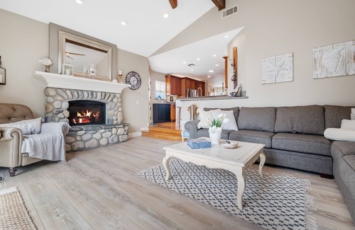 Sunset Cliffs Casa | Luxury Beach Home One Block from Ocean w/ Spa, WiFi, & Gorgeous Outdoor Space!