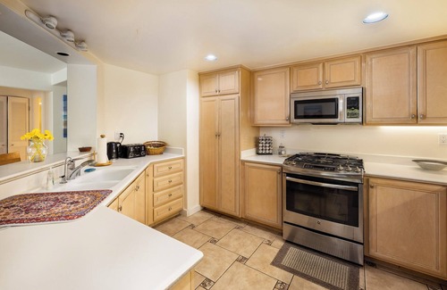 East Beach Condominio | Luxury Beach Hotel transformed to a beautiful condo