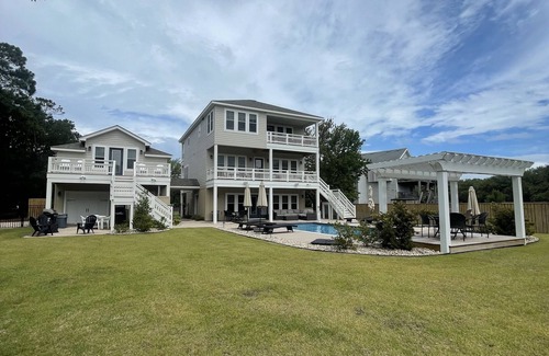 Corolla Cabaña | Luxury Beach House! Only Two Blocks from the Beach!