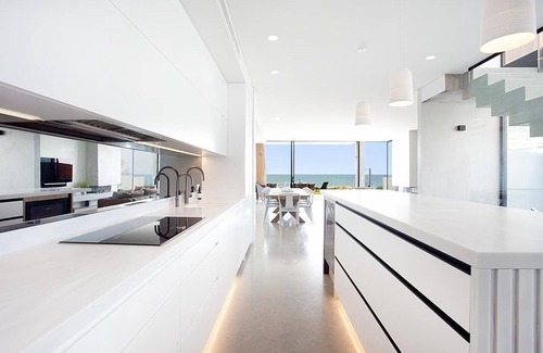 Narrabeen Casa | Luxury Beach House with direct Beachfront Access and breathtaking views