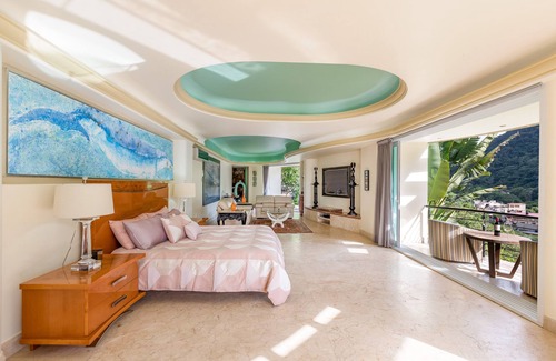 Boca de Tomatlan Villa | Luxury Beach Frontage Villa with amazing views for Rent