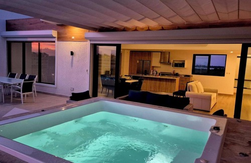Punta Cana Apartamento | Luxury Beach Penthouse Jacuzzi & Lagoon View