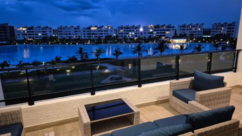 Punta Cana Apartamento | Luxury Beach Penthouse Jacuzzi Lagoon View