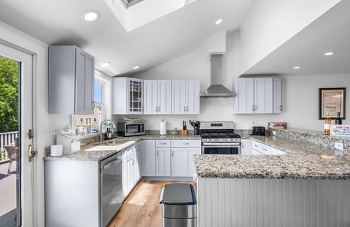 West Dennis Casa | Luxury Beach Retreat w/Heated Pool, Linens & Pet Friendly