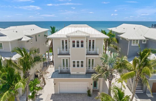 Bradenton Beach Casa | Luxury Beach House Directly on the Gulf of Mexico BEACHFRONT