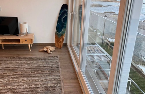Torreguadiaro Apartamento | Luxury, beachfront, two bed apartment.