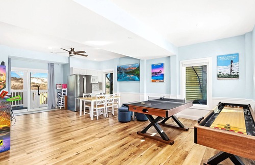 Rodanthe Casa | Luxury Beachfront 6BR w/ Pool + Hot Tubs + Game Rm