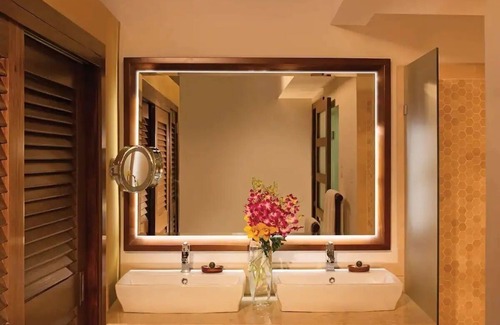 Montego Bay Complejo | Luxury Beachfront All Inclusive Resort Jamaica Swim Out Tropical View