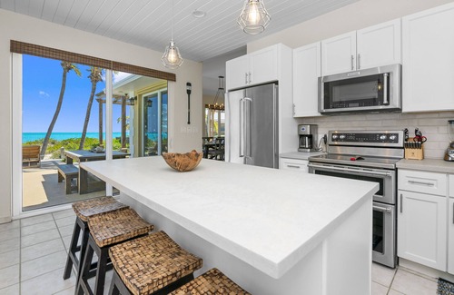 Jimmy Hill Casa | Luxury Beachfront Home with Private Pool
