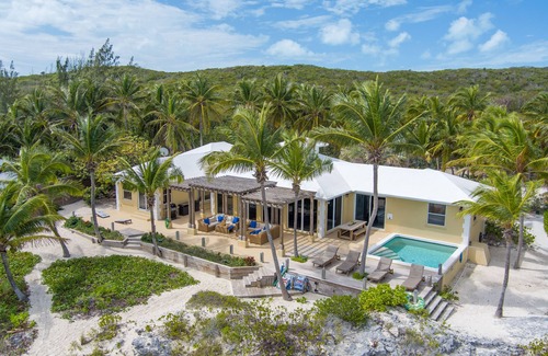 Jimmy Hill Casa | Luxury Beachfront Home with Private Pool