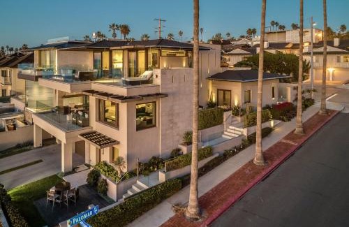 Beach Barber Tract Casa | Luxury Beachfront Home with Hot Tub & Ocean Views