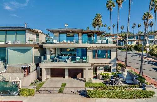 Beach Barber Tract Casa | Luxury Beachfront Home with Hot Tub & Ocean Views