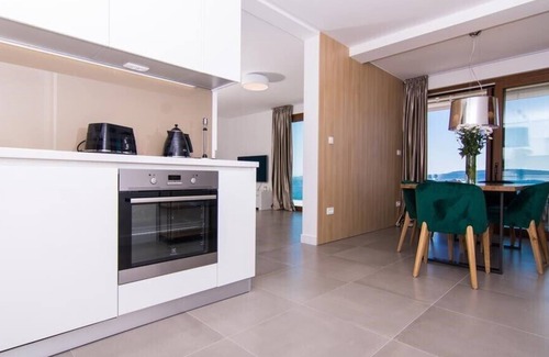 Okrug Donji Villa | Villa de Lujo Lucinda frente a la playa, con deck privado derecho al mar en Čiovo- Okrug Donji.