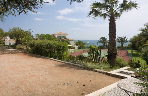 Gale Villa | Luxury beachfront villa with a cook and a tennis court